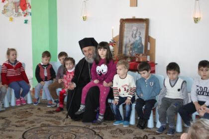 Serbare dedicată Sfântului Ierarh Nicolae la Grădiniţa „Familia“ din Brăila – fotografia 17