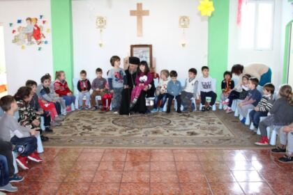 Serbare dedicată Sfântului Ierarh Nicolae la Grădiniţa „Familia“ din Brăila – fotografia 21