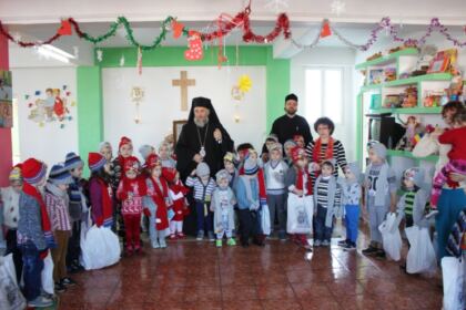 Serbare dedicată Sfântului Ierarh Nicolae la Grădiniţa „Familia“ din Brăila – fotografia 35
