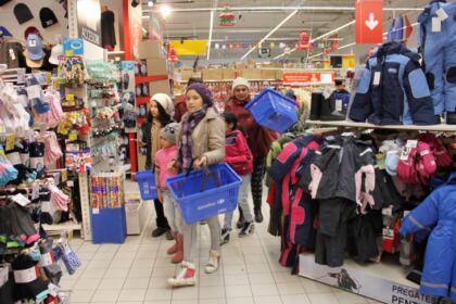 Daruri de sărbători pentru copiii sinistraţi din Câmpia Covurluiului – fotografia 1