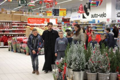 Daruri de sărbători pentru copiii sinistraţi din Câmpia Covurluiului – fotografia 13