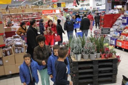 Daruri de sărbători pentru copiii sinistraţi din Câmpia Covurluiului – fotografia 14