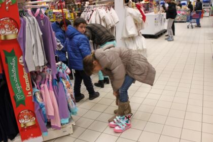 Daruri de sărbători pentru copiii sinistraţi din Câmpia Covurluiului – fotografia 16