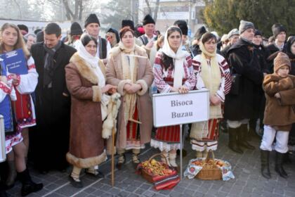 Festivalul de datini şi obiceiuri la Naşterea Domnului şi Anul Nou „Tudor Pamfile“, la Galaţi – fotografia 8