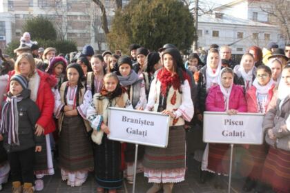 Festivalul de datini şi obiceiuri la Naşterea Domnului şi Anul Nou „Tudor Pamfile“, la Galaţi – fotografia 18