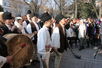 Festivalul de datini şi obiceiuri la Naşterea Domnului şi Anul Nou „Tudor Pamfile“, la Galaţi – fotografia 28