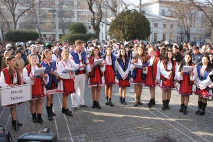 Festivalul de datini şi obiceiuri la Naşterea Domnului şi Anul Nou „Tudor Pamfile“, la Galaţi – fotografia 31