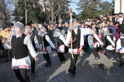 Festivalul de datini şi obiceiuri la Naşterea Domnului şi Anul Nou „Tudor Pamfile“, la Galaţi – fotografia 36
