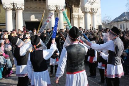 Festivalul de datini şi obiceiuri la Naşterea Domnului şi Anul Nou „Tudor Pamfile“, la Galaţi – fotografia 37