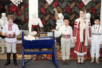 Festivalul de datini şi obiceiuri la Naşterea Domnului şi Anul Nou „Tudor Pamfile“, la Galaţi – fotografia 46