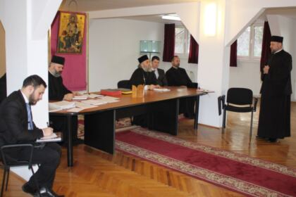 Întâlnirea cadrelor didactice, a studenţilor şi masteranzilor de la Departamentul Teologic al Facultăţii de Istorie, Filosofie şi Teologie din Universitatea „Dunărea de Jos“ cu Înaltpreasfinţitul Părinte Arhiepiscop dr. Casian al Dunării de Jos – fotografia 6