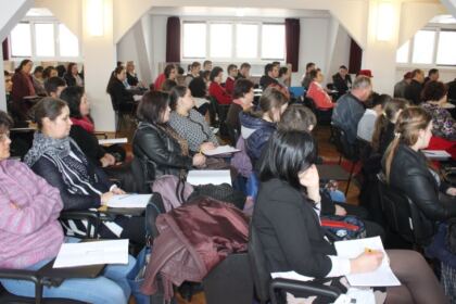 Întâlnirea cadrelor didactice, a studenţilor şi masteranzilor de la Departamentul Teologic al Facultăţii de Istorie, Filosofie şi Teologie din Universitatea „Dunărea de Jos“ cu Înaltpreasfinţitul Părinte Arhiepiscop dr. Casian al Dunării de Jos – fotografia 7