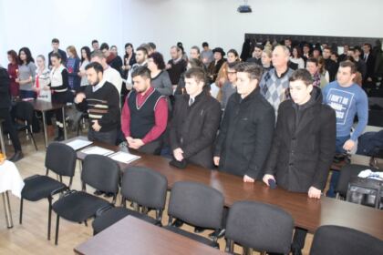 Omagierea poetului Mihai Eminescu de către seminarişti şi studenţi teologi la Ziua Culturii Naţionale – fotografia 4