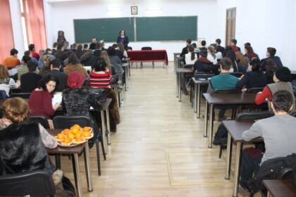 Omagierea poetului Mihai Eminescu de către seminarişti şi studenţi teologi la Ziua Culturii Naţionale – fotografia 10
