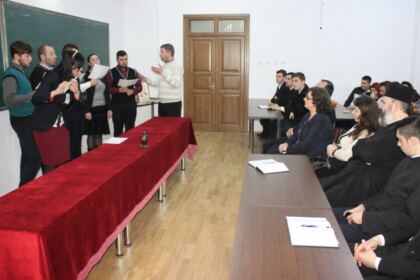 Omagierea poetului Mihai Eminescu de către seminarişti şi studenţi teologi la Ziua Culturii Naţionale – fotografia 11