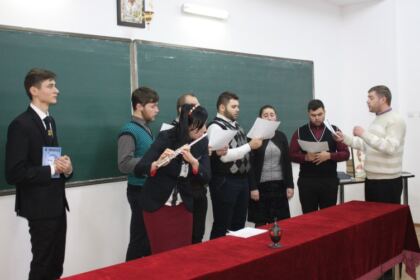 Omagierea poetului Mihai Eminescu de către seminarişti şi studenţi teologi la Ziua Culturii Naţionale – fotografia 12