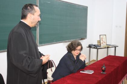 Omagierea poetului Mihai Eminescu de către seminarişti şi studenţi teologi la Ziua Culturii Naţionale – fotografia 16