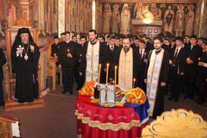 Omagierea poetului Mihai Eminescu de către seminarişti şi studenţi teologi la Ziua Culturii Naţionale – fotografia 4