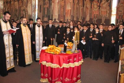 Omagierea poetului Mihai Eminescu de către seminarişti şi studenţi teologi la Ziua Culturii Naţionale – fotografia 6