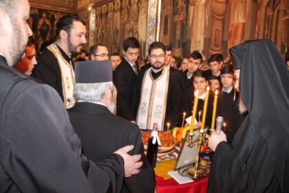 Omagierea poetului Mihai Eminescu de către seminarişti şi studenţi teologi la Ziua Culturii Naţionale – fotografia 7