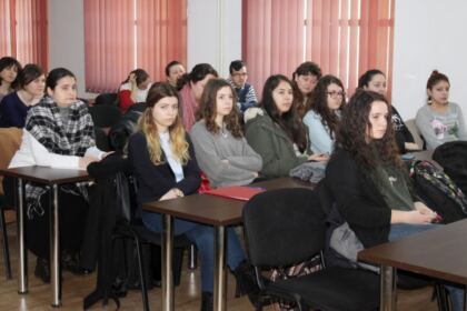 Sfinţii Trei Ierarhi, modele actuale pentru educaţia creştină a tinerilor – fotografia 8