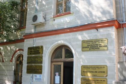Examen de licenţă şi masterat în teologie ortodoxă la Facultatea de Istorie, Filosofie şi Teologie din cadul Universităţii „Dunărea de Jos“, Galaţi – fotografia 1