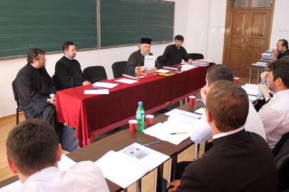 Examen de licenţă şi masterat în teologie ortodoxă la Facultatea de Istorie, Filosofie şi Teologie din cadul Universităţii „Dunărea de Jos“, Galaţi – fotografia 4
