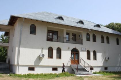 Activităţi filantropice îndreptate către bătrânii Centrului multifuncţional de servicii sociale „Speranţe pentru vârsta a III-a“ din Galaţi – fotografia 1