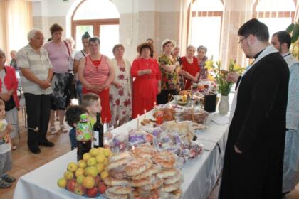 Activităţi filantropice îndreptate către bătrânii Centrului multifuncţional de servicii sociale „Speranţe pentru vârsta a III-a“ din Galaţi – fotografia 19