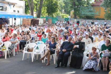 Festivitatea de premiere la Seminarul Teologic „Sfântul Apostol Andrei“ din Galaţi – fotografia 3