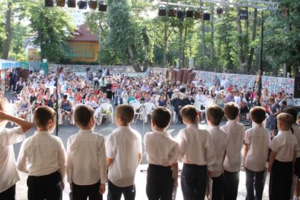 Festivitatea de premiere la Seminarul Teologic „Sfântul Apostol Andrei“ din Galaţi – fotografia 4