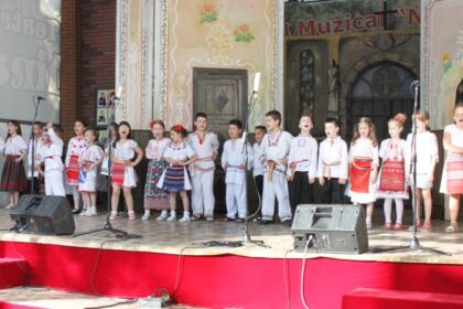 Festivitatea de premiere la Seminarul Teologic „Sfântul Apostol Andrei“ din Galaţi – fotografia 6