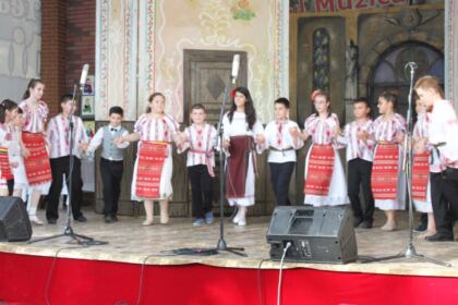 Festivitatea de premiere la Seminarul Teologic „Sfântul Apostol Andrei“ din Galaţi – fotografia 9