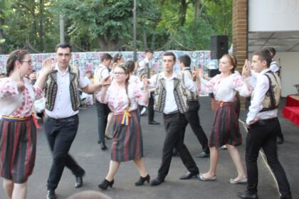 Festivitatea de premiere la Seminarul Teologic „Sfântul Apostol Andrei“ din Galaţi – fotografia 17