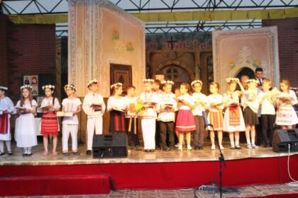 Festivitatea de premiere la Seminarul Teologic „Sfântul Apostol Andrei“ din Galaţi – fotografia 23