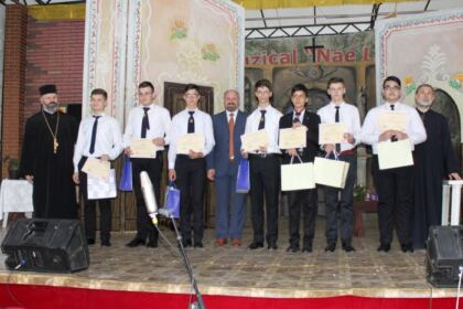 Festivitatea de premiere la Seminarul Teologic „Sfântul Apostol Andrei“ din Galaţi – fotografia 25