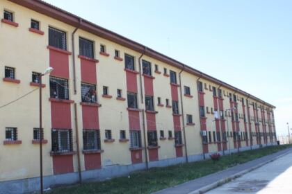 Ierarhul Dunării de Jos a binecuvântat minorii şi tinerii de la Penitenciarul Tichileşti, Brăila – fotografia 4