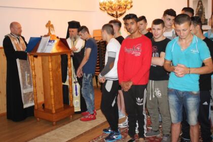 Ierarhul Dunării de Jos a binecuvântat minorii şi tinerii de la Penitenciarul Tichileşti, Brăila – fotografia 18