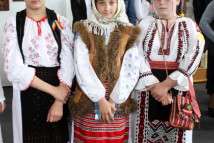Premierea câştigătorilor etapei eparhiale a Concursului naţional de proiecte duhovniceşti „Biserica şi Şcoala din sufletul meu“ – fotografia 2