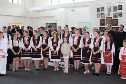 Premierea câştigătorilor etapei eparhiale a Concursului naţional de proiecte duhovniceşti „Biserica şi Şcoala din sufletul meu“ – fotografia 5