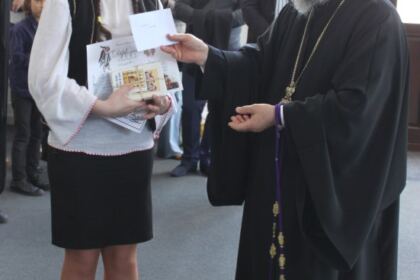 Premierea câştigătorilor etapei eparhiale a Concursului naţional de proiecte duhovniceşti „Biserica şi Şcoala din sufletul meu“ – fotografia 11