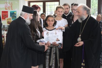 Premierea câştigătorilor etapei eparhiale a Concursului naţional de proiecte duhovniceşti „Biserica şi Şcoala din sufletul meu“ – fotografia 22