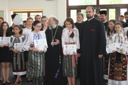 Premierea câştigătorilor etapei eparhiale a Concursului naţional de proiecte duhovniceşti „Biserica şi Şcoala din sufletul meu“ – fotografia 25