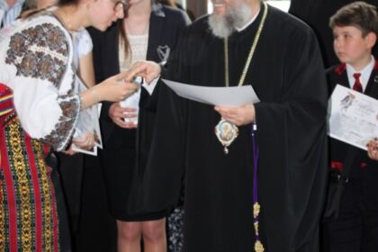Premierea câştigătorilor etapei eparhiale a Concursului naţional de proiecte duhovniceşti „Biserica şi Şcoala din sufletul meu“ – fotografia 33