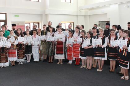 Premierea câştigătorilor etapei eparhiale a Concursului naţional de proiecte duhovniceşti „Biserica şi Şcoala din sufletul meu“ – fotografia 41