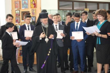 Premierea câştigătorilor etapei eparhiale a Concursului naţional de proiecte duhovniceşti „Biserica şi Şcoala din sufletul meu“ – fotografia 8