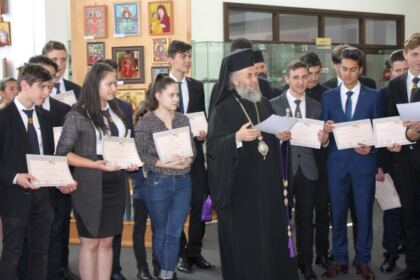 Premierea câştigătorilor etapei eparhiale a Concursului naţional de proiecte duhovniceşti „Biserica şi Şcoala din sufletul meu“ – fotografia 10