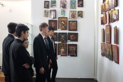 Premierea câştigătorilor etapei eparhiale a Concursului naţional de proiecte duhovniceşti „Biserica şi Şcoala din sufletul meu“ – fotografia 21