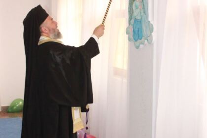 Binecuvântarea grădiniţei „Îngeraşul“ din cadrul parohiei „Naşterea Domnului“ din Brăila – fotografia 14