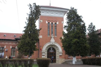 Etapa judeţeană a Olimpiadei de Religie în Galaţi şi Braila – fotografia 1